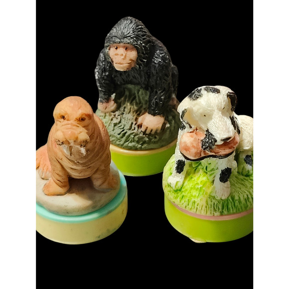 10 Resin Stamp with Dogs, Bears and Wild Animals also 5 Christmas Stamps - Picture 2 of 9